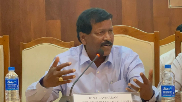 கல்விளான் கிராம மக்களின் காணி மற்றும் வீடுகள் பறிமுதல் செய்யப்படமாட்டாது: துணுக்காய் பிரதேச செயலாளர் உறுதி