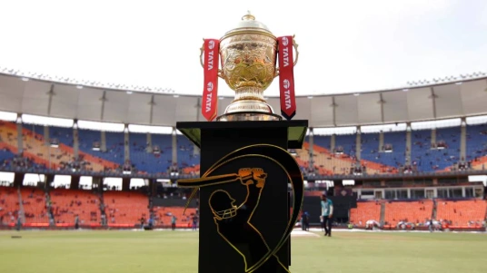 எரிபொருள் தட்டுப்பாடு எதிரொலி: பார்வையாளர்கள் இன்றி ஐபிஎல் போட்டிகளை நடத்தக் கோரிக்கை!