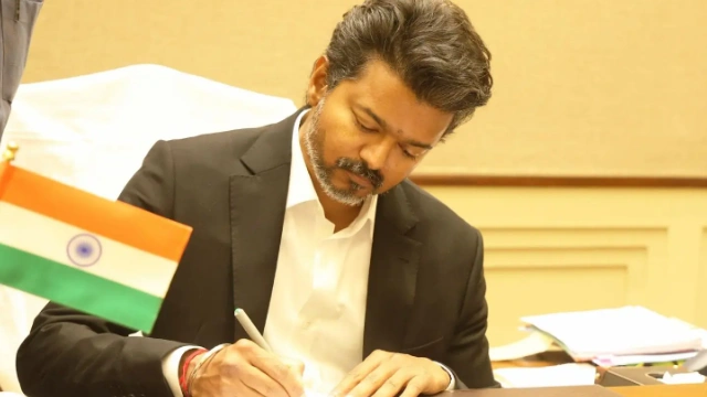 முதல்வர் விஜய் நாளை டெல்லி பயணம் - பிரதமர் மோடியை சந்திப்பதாக தகவல்