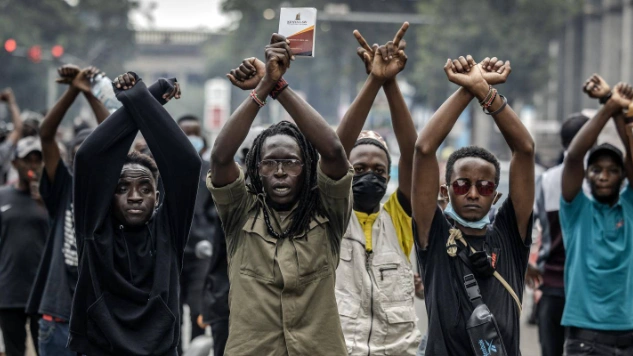 Kenya-ல் நடந்த துப்பாக்கிச்சூடு: Ebola குறித்த வதந்தியும், இருவர் உயிரிழப்பும் - விரிவான அலசல்