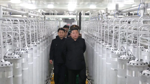 அணு ஆயுத உற்பத்தியை அதிவேகப்படுத்தும் North Korea: புதிய ஆலையை வெளிப்படுத்தினார் அதிபர் Kim Jong Un