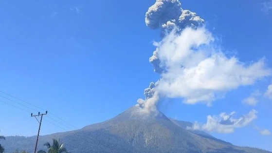 Indonesia: Levotobi எரிமலை சீற்றம் தீவிரம்; உச்சக்கட்ட எச்சரிக்கை, ஆயிரக்கணக்கானோர் வெளியேற்றம்!