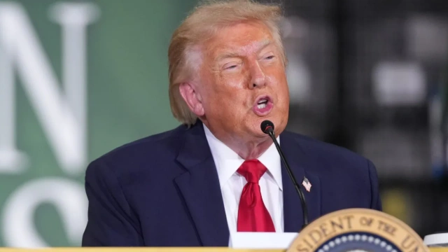 NBC நேர்காணலில் இருந்து பாதியில் வெளியேறிய Donald Trump: தேர்தல் முறைகேடு குற்றச்சாட்டு குறித்த கேள்வியால் சர்ச்சை
