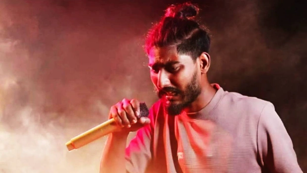 சர்ச்சைக்குரிய பயங்கரவாத தடைச் சட்ட வழக்கு: சொல்லிசை கலைஞர் சனேல் சதானந்தன் பிணையில் விடுதலை