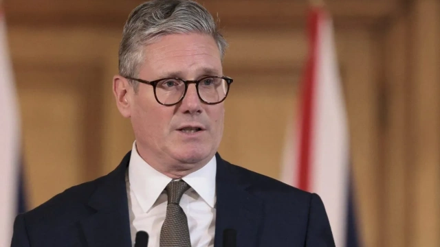 பிரித்தானியப் பிரதமர் Keir Starmer தொடர்புடைய சொத்துகளுக்கு தீ வைப்பு: சதி வழக்கில் இருவர் குற்றவாளிகள் என London நீதிமன்றம் தீர்ப்பு